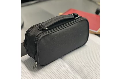 Etui szkolne - czarna piórnik z uchwytem