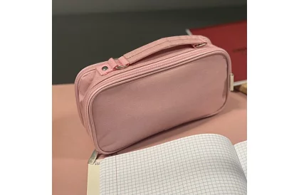 Etui szkolne - różowy piórnik z uchwytem