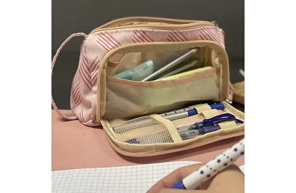 Etui szkolne - różowy piórnik w wzór