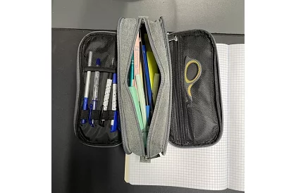 Rozszerzalne etui szkolne - szary piórnik