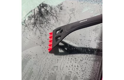 Zsuwana skrobaczka do okien z szczotką do śniegu