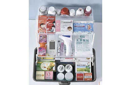 Sztywny organizer na leki