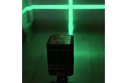 Laserowa poziomica - laser krzyżowy do niwelacji