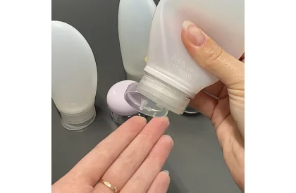 Cestovní butelki na kosmetyki - zestaw do samolotu