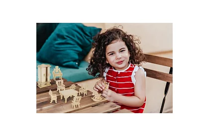 Meble drewniane do domku dla lalek