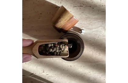 Młynki ręczne do przypraw z akacji – zestaw 2 sztuki