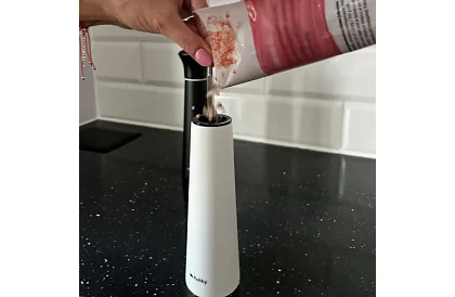 Ręczne młynki do przypraw 2 sztuki - Czarno-białe