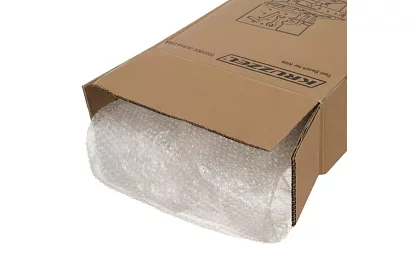 Stół roboczy z drewna z narzędziami