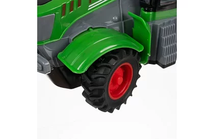 Traktor z przyczepą zdalnie sterowaną