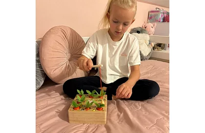 Drewniana gra edukacyjna 2w1 – magnetyczny ogródek