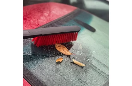 Skrobak teleskopowy do lodu i szczotka do śniegu