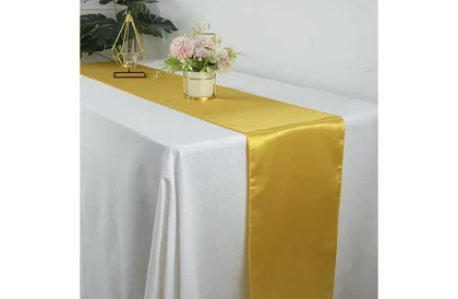 Złoty satynowy bieżnik – serweta na stół 900 × 36 cm