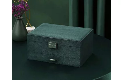 Elegancka zamszowa szkatułka na biżuterię – zielona