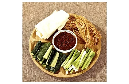 Bambusowy obrotowy talerz serwisowy – 33 cm