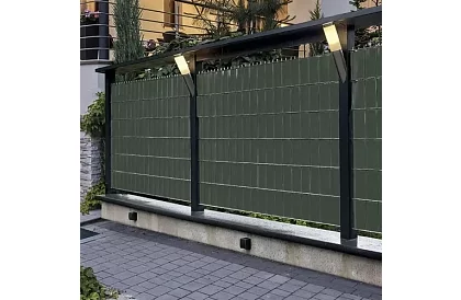 Taśma zaciemniająca na płot zielona – panelowa 450 g/m2 + klipsy