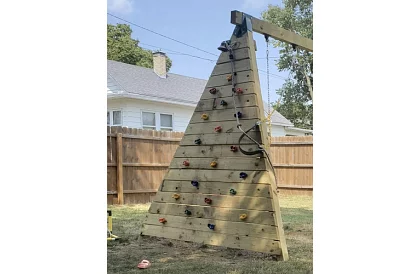 Chwyty wspinaczkowe – zestaw wspinaczkowy dla dzieci 20 kamieni + 2 uchwyty