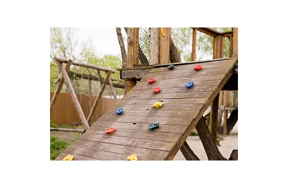 Chwyty wspinaczkowe – zestaw wspinaczkowy dla dzieci 13 kamieni + 2 uchwyty