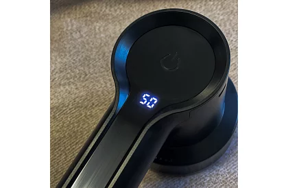 Maszynka do usuwania kłaczków - 3 prędkości + 4 nasadki