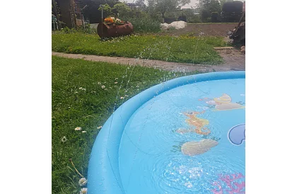 Dziecięcy brodzik z fontanną