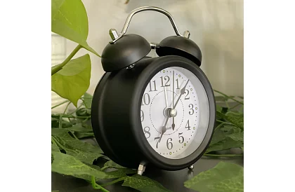 Retro budzik z podświetleniem LED