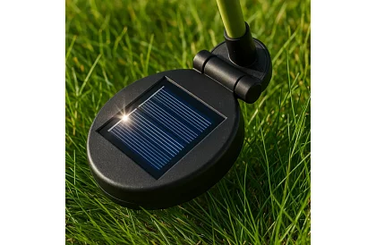 Lampka LED ogrodowa solarna – róża