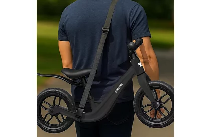 Dziecięcy lekki rowerek biegowy czarny – 12" koła + pasek na ramię