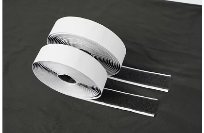 Samoprzylepny rzep 2,5 x 500 cm – czarny