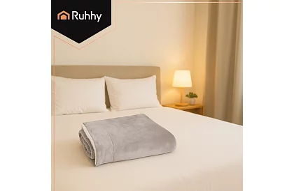 Dwustronny ciepły koc 150 × 200 cm – jasnoszary