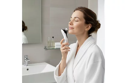 Ultradźwiękowy masażer do twarzy 5 w 1 – bezigłowa mezoterapia