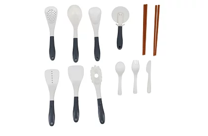 Zestaw naczyń dziecięcych i akcesoriów kuchennych