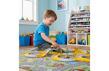 Tor wyścigowy z elastycznymi samochodzikami