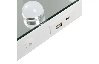 Lustro kosmetyczne z oświetleniem LED 80 × 62 cm