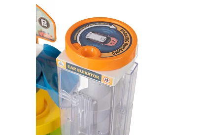 Garaż z torami i windą elektryczną