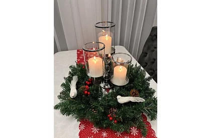 Gałęzie sztucznego świerka do dekoracji – 29 cm, 40 szt.