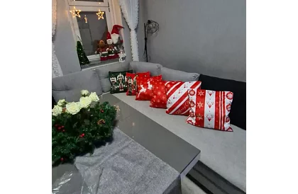 Dekoracyjna poszewka na poduszkę 40x40 cm – 4 sztuki wesołych świąt