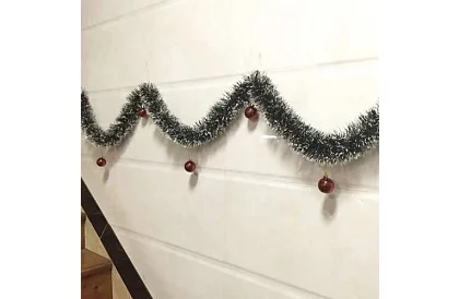 Długi łańcuch świąteczny – biało-zielona girlanda 6 metrów