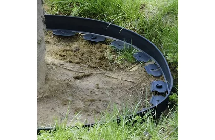 Niewidoczny krawężnik 4 cm x 10 m - Czarny brzeg ogrodowy + 20 kołków