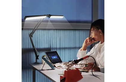 Regulowana lampa biurkowa 24W – 168 LED