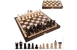 Drewniane szachy z grabu – elegancka klasyka w walizce