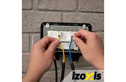 Wodoodporna zewnętrzna podwójna gniazdko z klapką - IP66, 230V, 16A