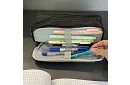 Etui szkolne – czarny trójkomorowy piórnik
