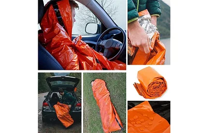 Awaryjny śpiwór termiczny na zewnątrz