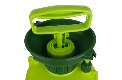 Ręczny opryskiwacz ciśnieniowy GARDLOV 8 litrów – maksymalny zasięg i komfort