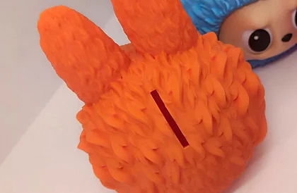 Skarbonka Labubu – wielokrotnego opróżniania, z ruchomymi oczami