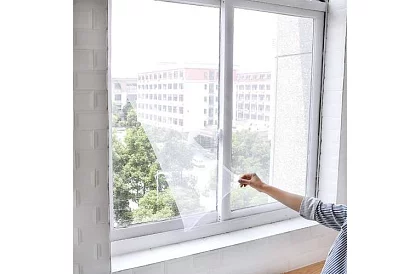 Siatka przeciw owadom na okno