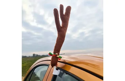 Rogi renifera i nos – dekoracje do twojego samochodu