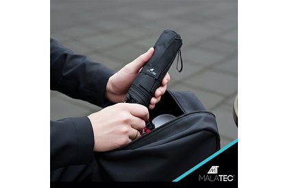 Duży składany wiatroodporny parasol Malatec – szybkie otwieranie