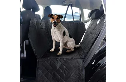 Osłona na tylne siedzenia samochodu