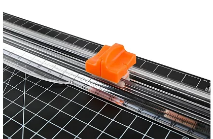 Nóż do papieru – gilotyna/trimer