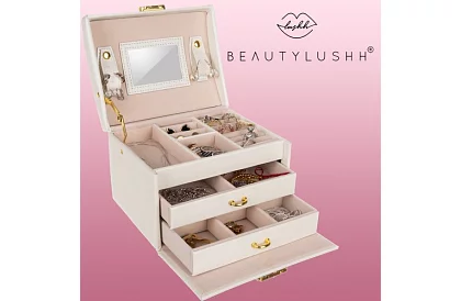 Elegancka szkatułka na biżuterię – beżowa z zamkiem i satynowym wykończeniem